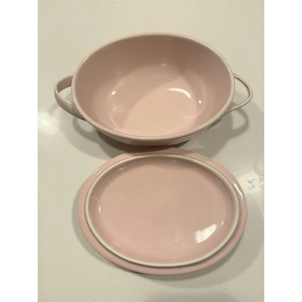 Karen Neuburger KN Small Covered Casserole‎ Soft Pink Glossy